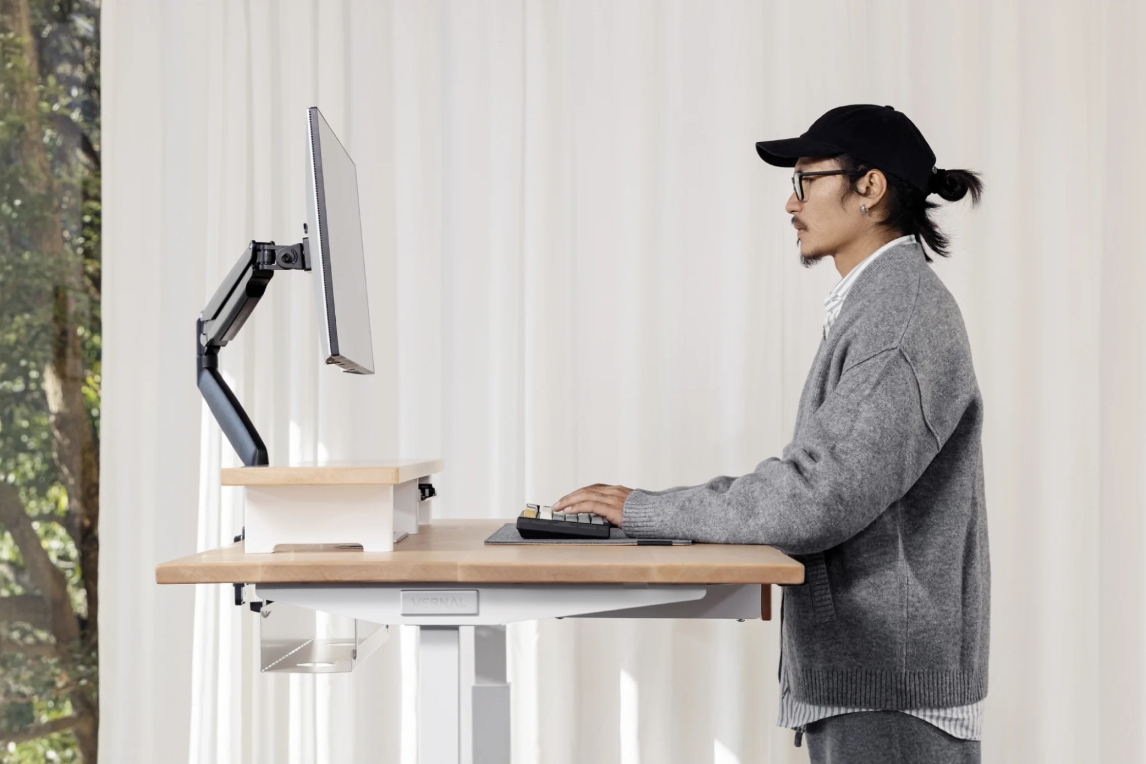 How to Set Up an Ergonomic Desk Height Comment configurer une hauteur de bureau ergonomique