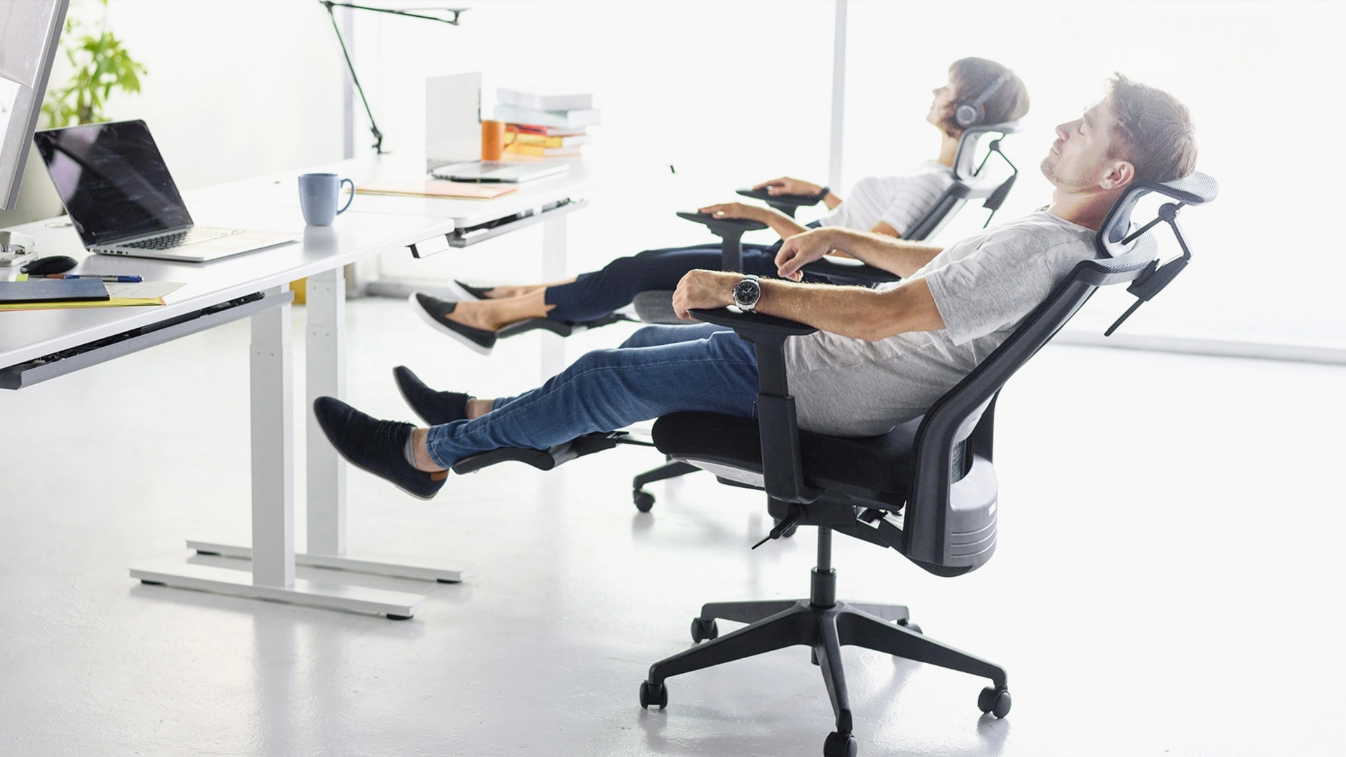 reclining office chair with footrest chaise de bureau inclinable avec repose-pieds