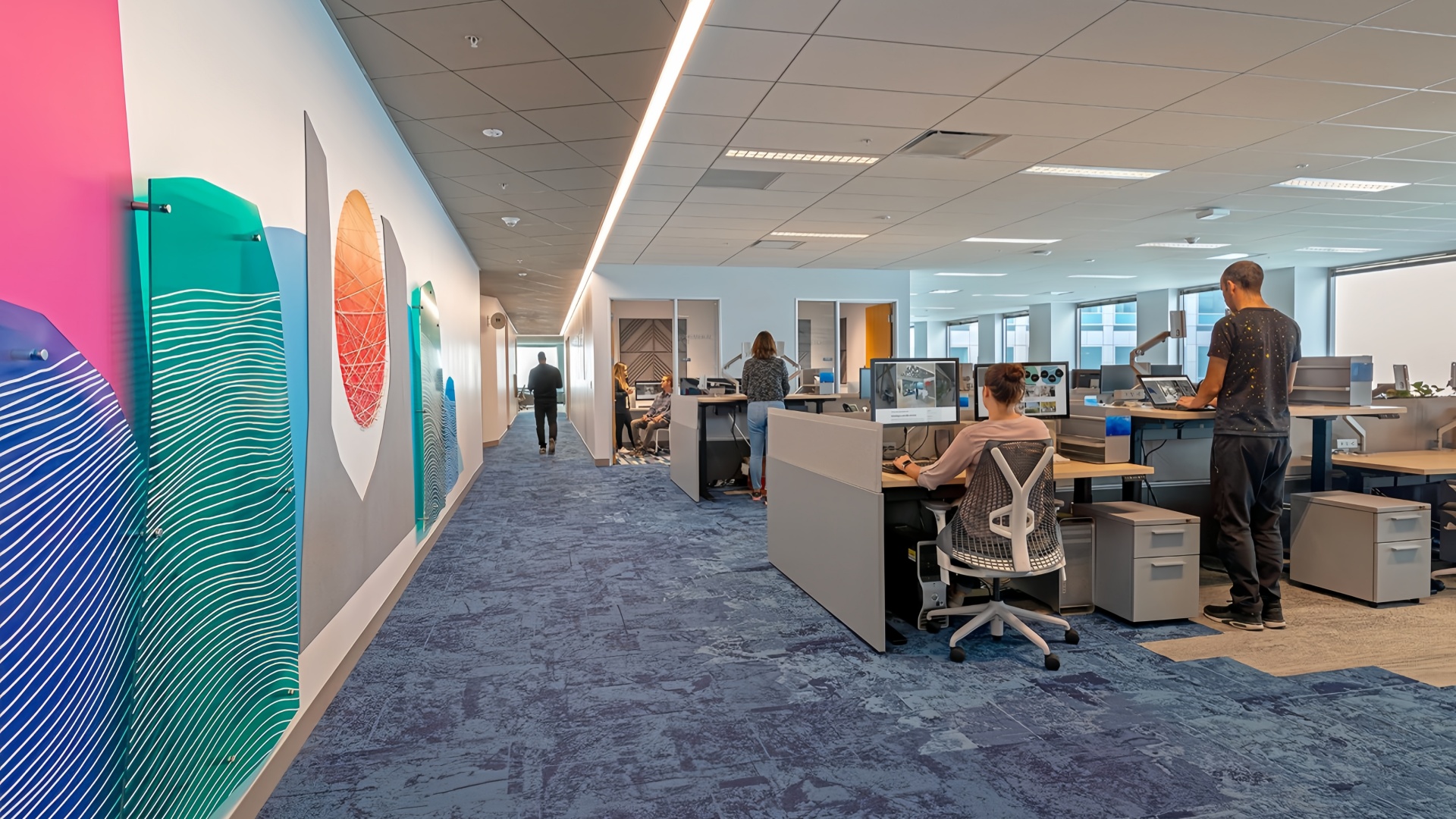 Conceptions de bureaux inspirantes : espaces de travail créatifs pour la collaboration et l'innovation
