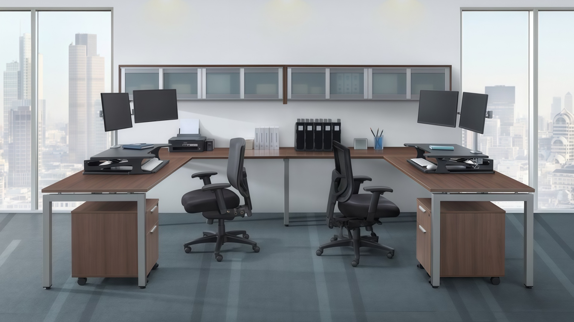 Disposition en forme de U du poste de travail pour 3 personnes