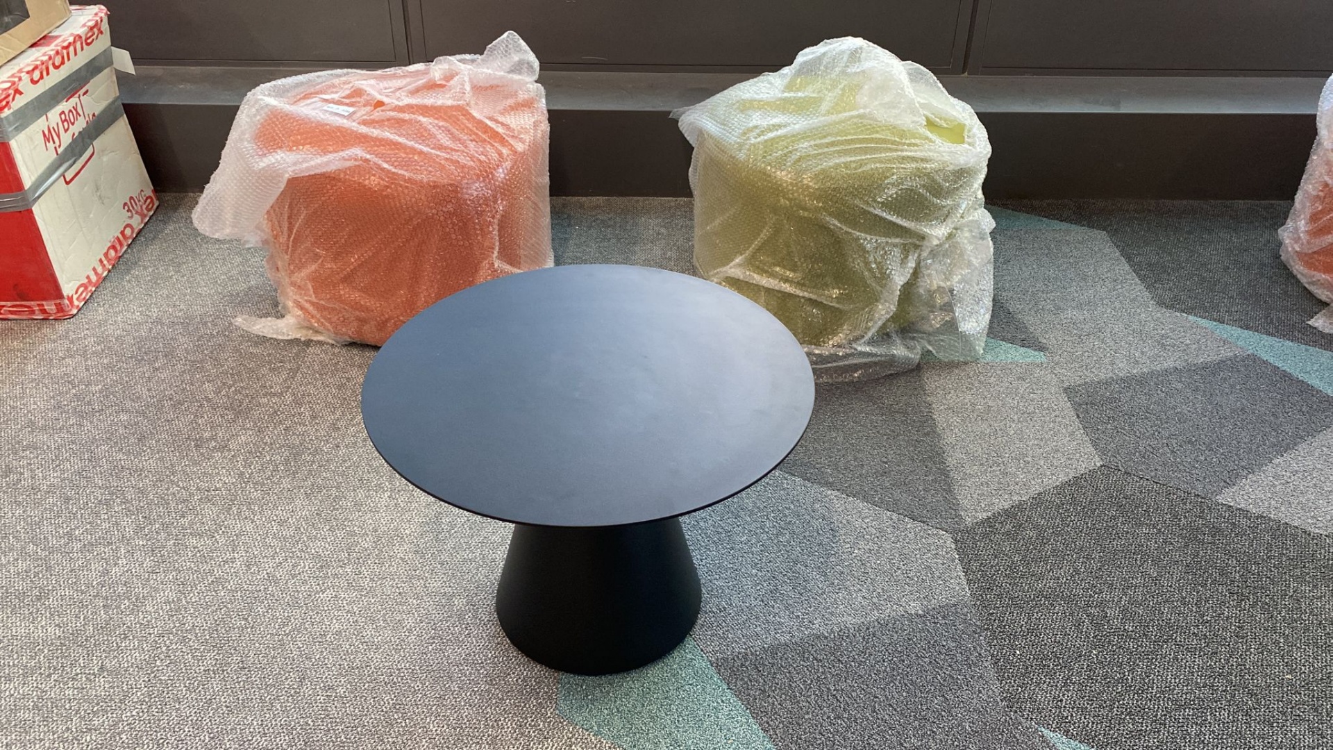 chaise ottomane au bureau