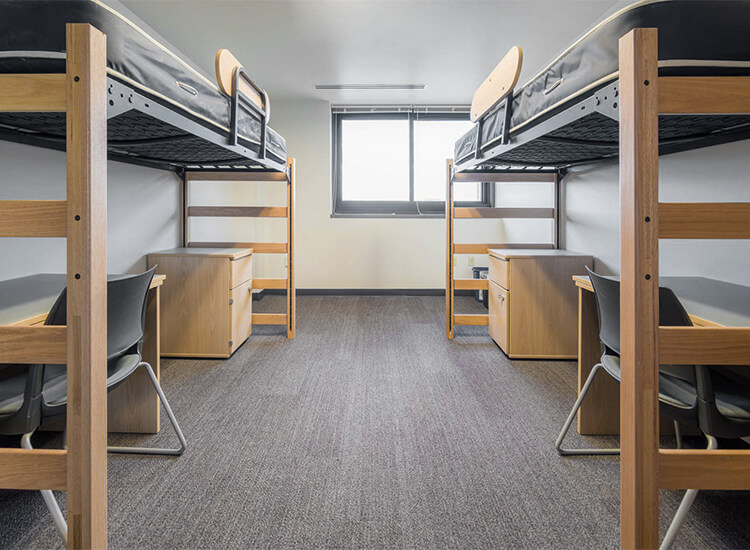 Le dortoir confortable offre aux étudiants un bon espace de repos.