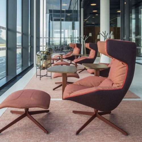 Chaises longues &eacute;l&eacute;gantes pour les zones de pause