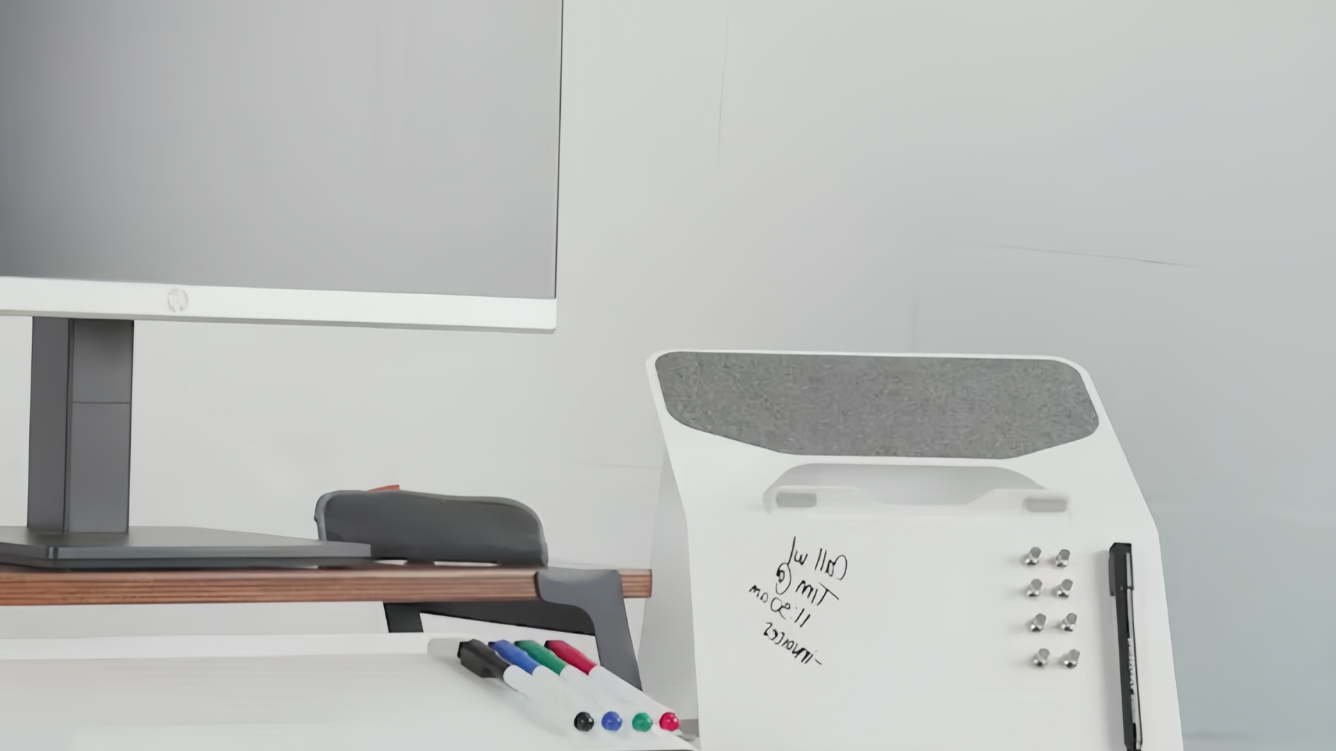 support pour ordinateur portable + tableau blanc
